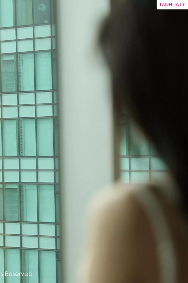 Carina Lee Carina布丁 [XiuRen]高清写真图 2025.04.30 No.10226 布丁wow 肉色丝袜第16张图片